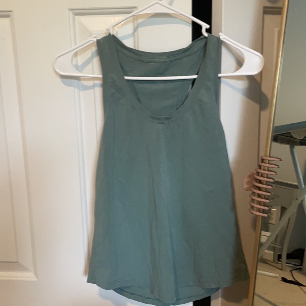 Lululemon Tank like new! Size 0 . Green/blue in color